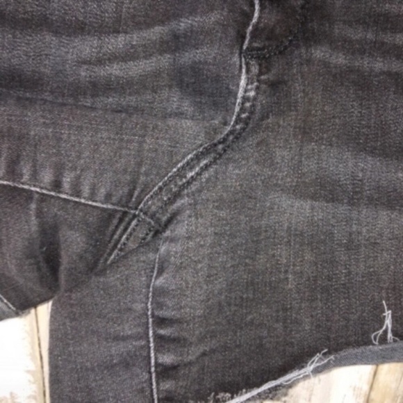 Universal Thread Black High Rise Midi Shorts - Picture 3 of 6